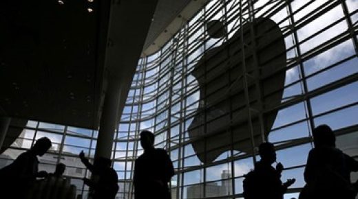 هل تنتقل أبل إلى منفذ USB-C مع أيفون 15 بعد حكم الاتحاد الأوروبى؟