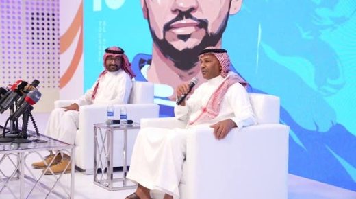 “الفيلسوف”.. أول لاعب عربي تحكى سيرته على خشبة المسرح