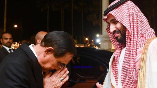 ما أسرار التحية التي ألقاها رئيس وزراء تايلاند على ولي العهد؟