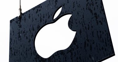 أبل تعمل على جهاز OLED MacBook قابل للطى بقياس 20 بوصة