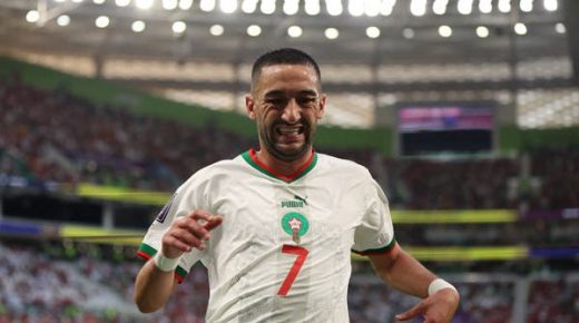 الركراكي يدافع عن زياش: سيموت من أجلك إذا منحته الحب
