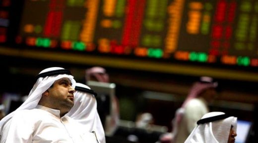 تراجع معظم أسواق الخليج بفعل انخفاض أسعار النفط.. و”تاسي” عند أدنى مستوياته بـ20 شهرا