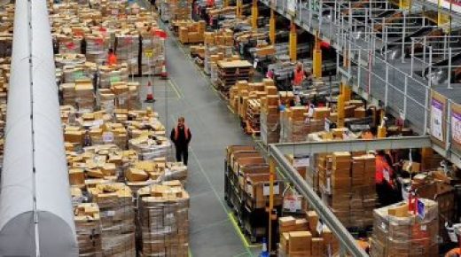 أمازون تخطط لإغلاق 3 مستودعات فى بريطانيا.. و1200 وظيفة تتأثر بالقرار