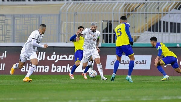 النصر يتعادل مع الشباب ويحافظ على صدارته