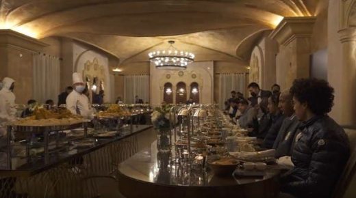 تركي آل الشيخ يستضيف نجوم فريق موسم الرياض