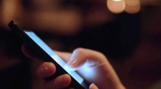 علماء: الأخبار الصوتية أكثر إقناعا من الأخبار النصية