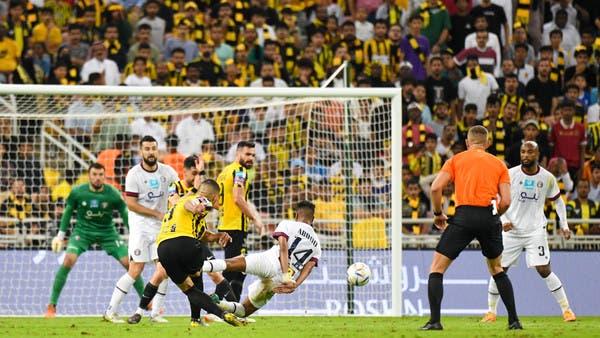الاتحاد يهزم العدالة بخماسية ويواصل مطاردة النصر والشباب