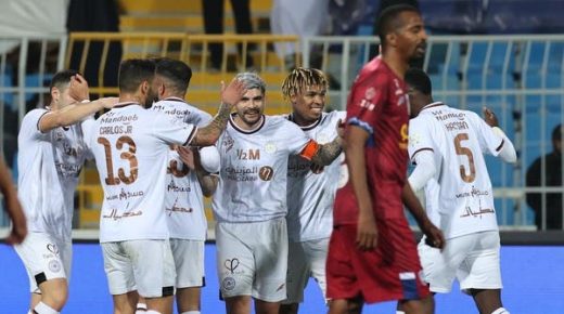 الشباب يتصدر مؤقتاً بثنائية في مرمى أبها
