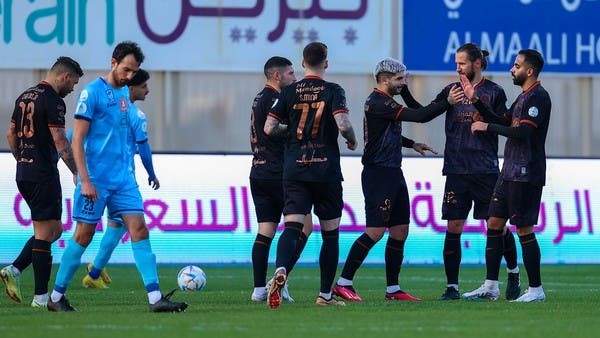الشباب يقسو على الباطن برباعية ويحافظ على الصدارة