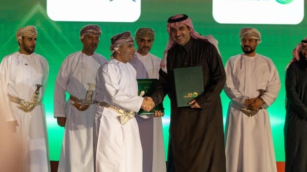 “الصندوق السعودي للتنمية” يوقع اتفاقية تمويل مشروع في سلطنة عُمان بـ1.2 مليار ريال 