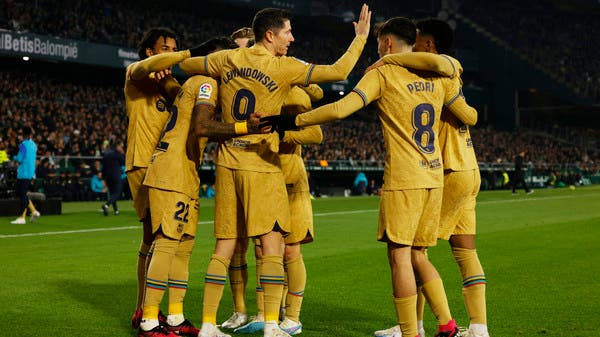 برشلونة يعزز صدارته بنقاط ريال بيتيس