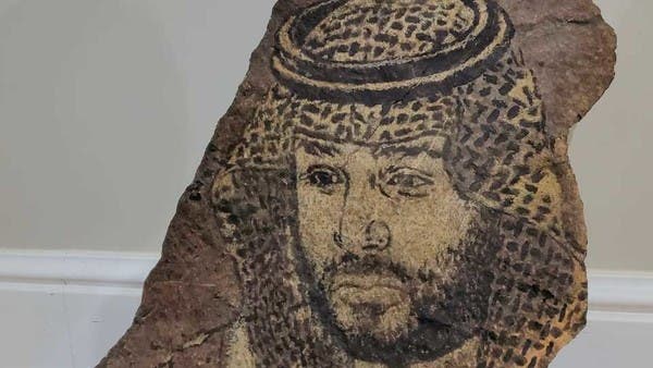 رسم صورة ولي العهد على صخرة مميزة.. رسام سعودي يروي