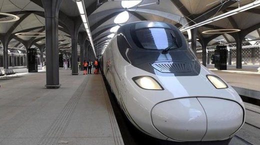 سقوط واحتراق مركبة في جدة