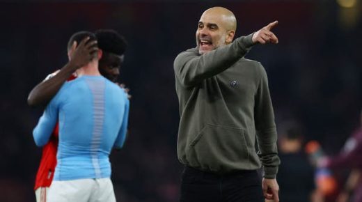 غوارديولا يقلل من أهمية انتزاع صدارة الدوري الإنجليزي