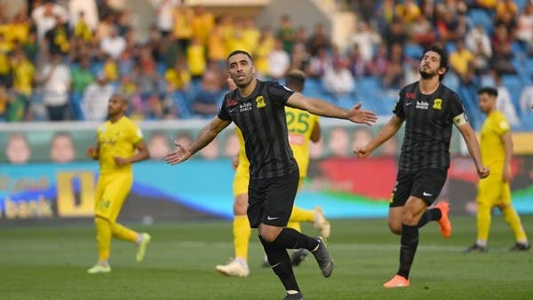 اتحاد جدة يعود إلى طريق الانتصارات بثلاثية في شباك الخليج