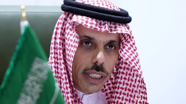 بن فرحان يبحث مع رئيس مفوضية الاتحاد الإفريقي وقف التصعيد بالسودان