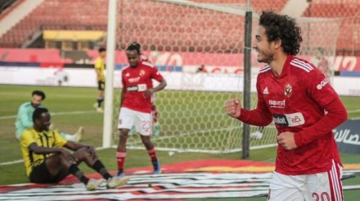 الأهلي يهزم المقاولون ويتصدر الدوري المصري