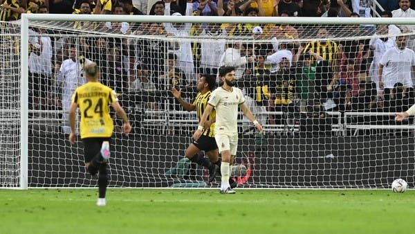 بـ 8 أهداف.. شباك النصر “المفضلة” لرومارينيو