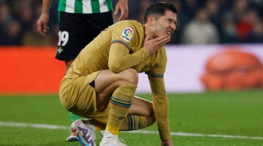تشافي: ليفاندوفسكي يشبه ميسي ورونالدينيو
