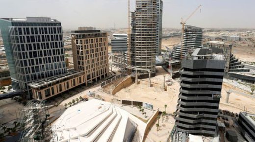“روشن” تبرم 7 اتفاقيات بقيمة 8 مليارات ريال لإنجاز أعمال بمشاريعها