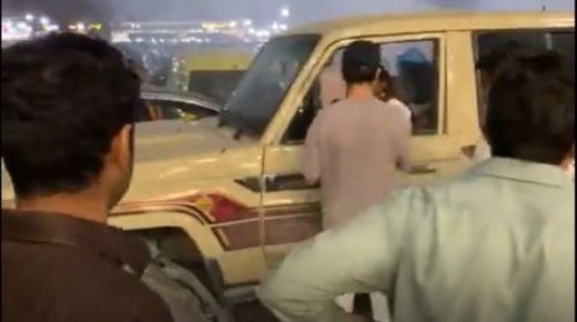 شاهد.. ضبط سعودي صدم سيارات عمداً وأطلق النار بالرياض