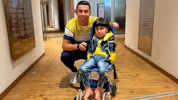 قابل رونالدو على كرسيه المتحرك.. إبراهيم سحر السعوديين