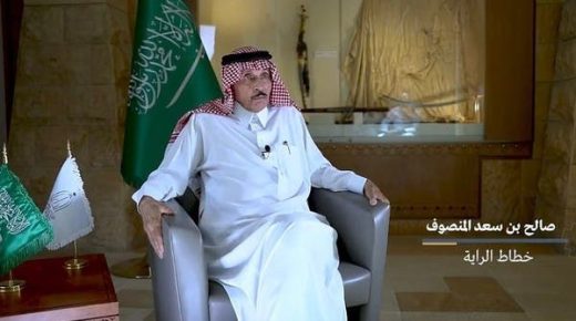 قبل ساعات من الاحتفاء بـ”يوم العَلم”.. وفـاة خطاط العلم السعودي