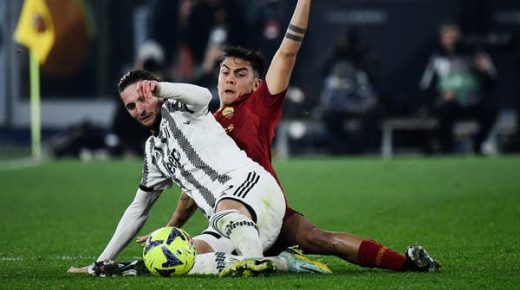 قذيفة مانسيني تقود روما للفوز على يوفنتوس