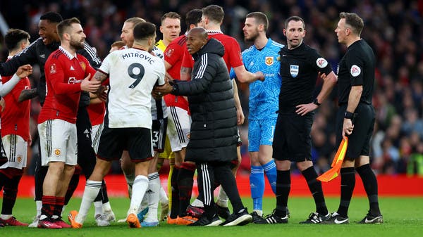 مانشستر يونايتد يهزم 9 لاعبين من فولهام ويبلغ نصف النهائي
