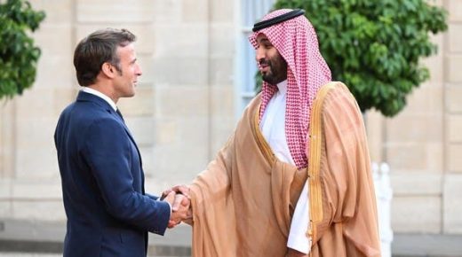 ولي العهد السعودي يبحث مع الرئيس الفرنسي التعاون المشترك
