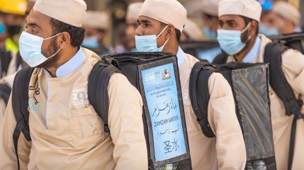 15 مليون لتر.. كمية ماء زمزم المقدمة يومياً لزوار المسجد الحرام