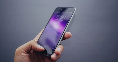 خبراء يطالبون بحظر الهواتف الذكية لمن هم دون 16 عامًا.. تصيبهم باكتئاب