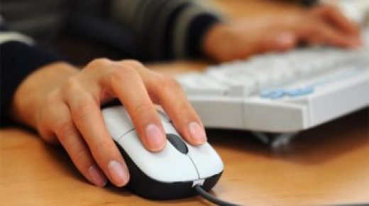 كيف تستخدم الماوس؟.. طريقة ضغطك تحدد مستويات التوتر لديك.. تفاصيل