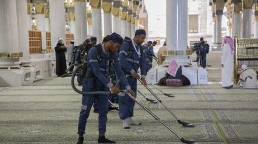 25 ألف سجادة بالمسجد النبوي مزودة بشريحة إلكترونية.. إليك تفاصيلها
