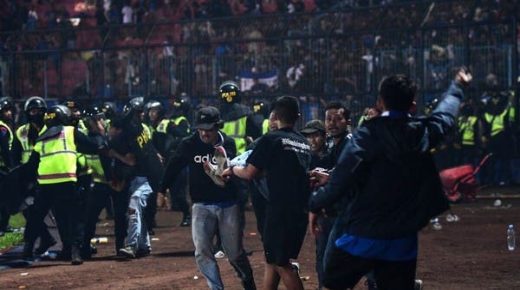 إعادة مباراة “التدافع المميت” في إندونيسيا