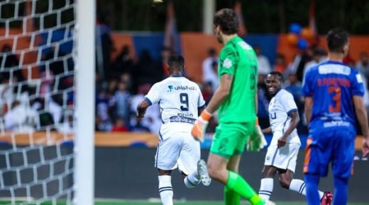 إيغالو يمنح الهلال نقاط الفيحاء