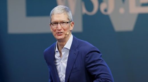 الرئيس التنفيذي لشركة Apple يختتم زيارته للهند: “لا يمكننى الانتظار.. يجب العودة”