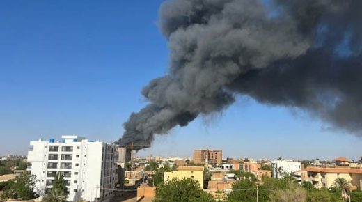 السعودية وبريطانيا تؤكدان أهمية وقف التصعيد بالسودان وتوفير الحماية للمدنيين