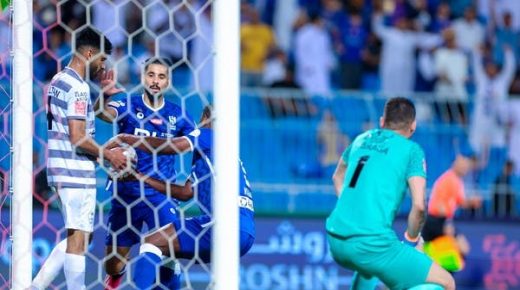 الهلال يعود من بعيد ويخطف نقطة من الطائي