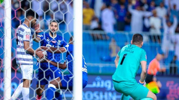 الهلال يعود من بعيد ويخطف نقطة من الطائي