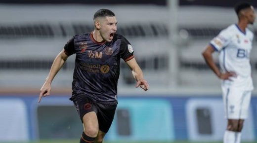 بثلاثية نظيفة.. الشباب يهزم الهلال وينتزع منه “الثالث”