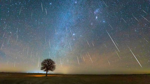 ترقب لوصول ذروة “القيثاريات”.. أقدم زخات الشهب التي رصدت منذ 2700 عام