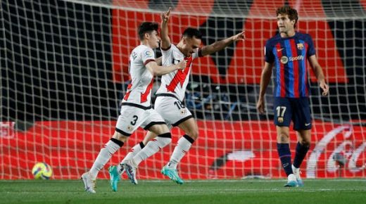 رايو فايكانو يكرس عقدته لبرشلونة ويسقطه بثنائية