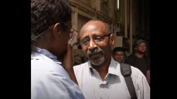 فيديو مؤثر.. صحافية تفاجأ بخالها العائد من السودان
