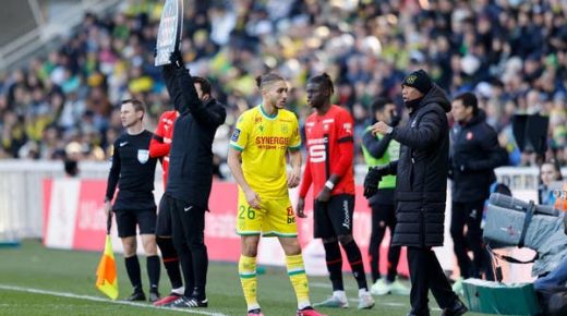 مدرب نانت يستبعد لاعب منتخب الجزائر لرفضه الإفطار