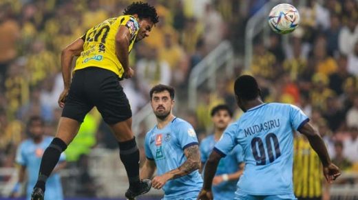 اتحاد جدة يقترب من اللقب ويرسل الباطن إلى “الأولى”