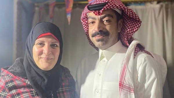 بعد فراق دام 32 عاماً.. سعودي يعثر على والدته المصرية