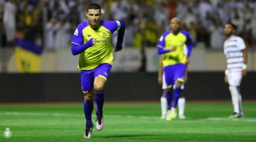 رونالدو وتاليسكا يقودان النصر للفوز على الطائي