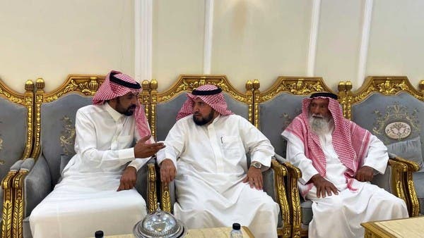 شجاعته قلبت التواصل.. سعودي ينقذ أباً وأطفاله من الغرق