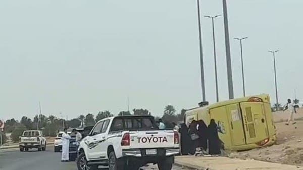وفاة طالبة وإصابة 24 في حادث حافلة نقل طالبات بالقصيم